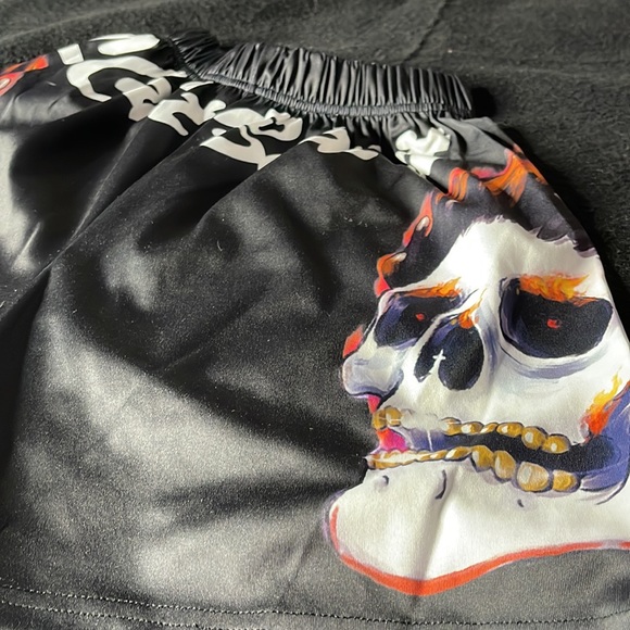 Black Skull Print Shorts Set - Picture 2 of 4